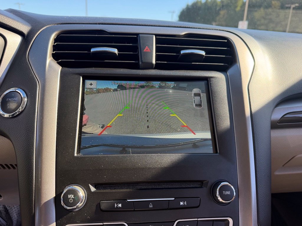 Used 2018 Ford Fusion SE w/ Fusion SE Technology Package AWD/4WD image 18