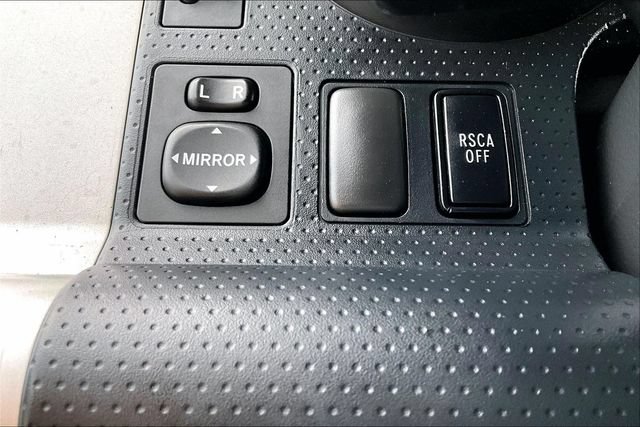 Used 2014 Toyota FJ Cruiser 4WD w/ Convenience Package image 15