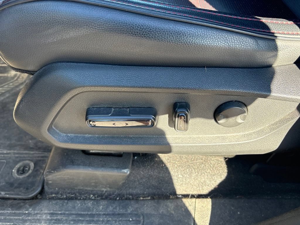 Used 2025 Honda Pilot Black Edition image 20