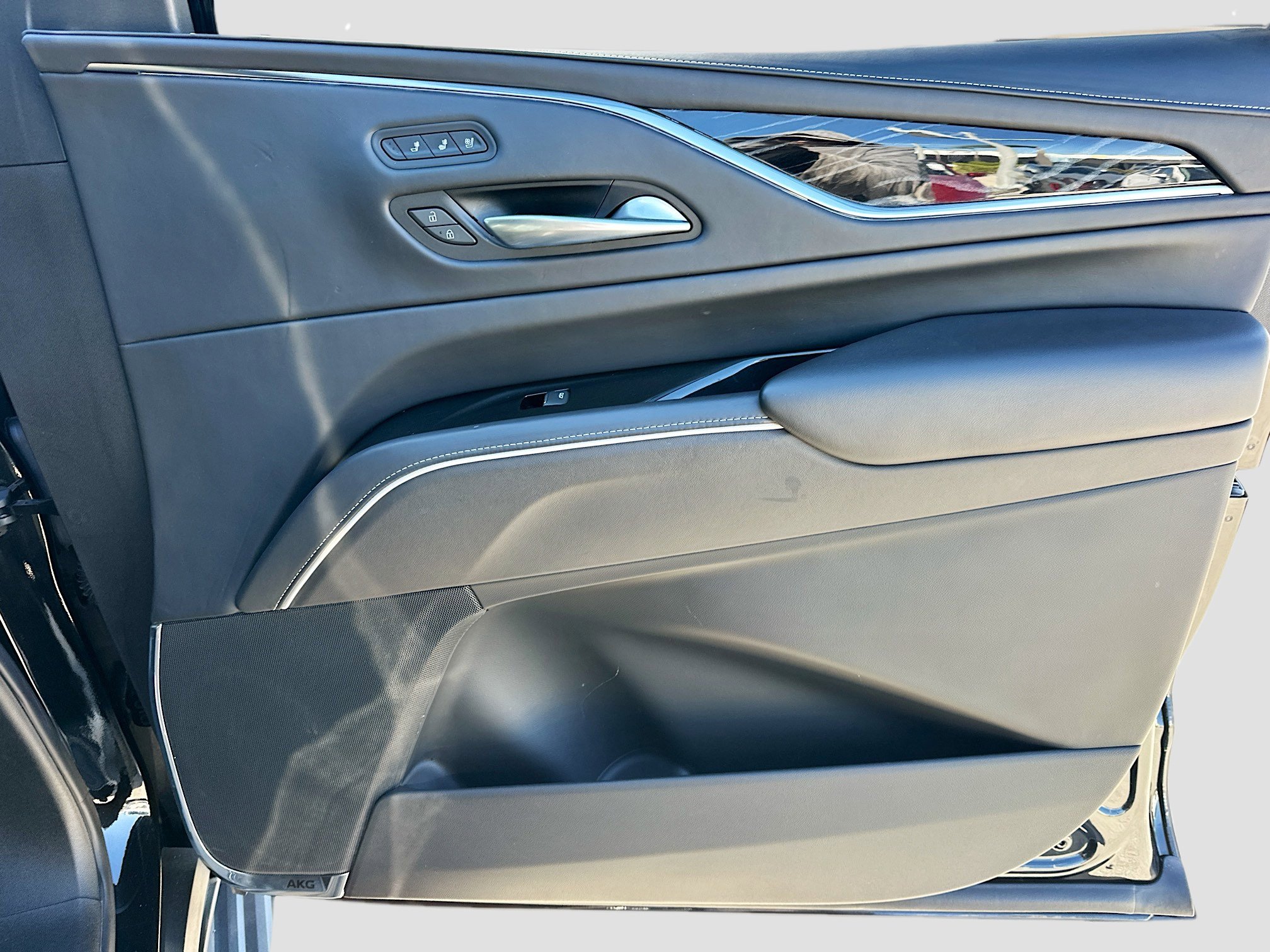 Used 2023 Cadillac Escalade V w/ LPO, Floor Liner Package image 35