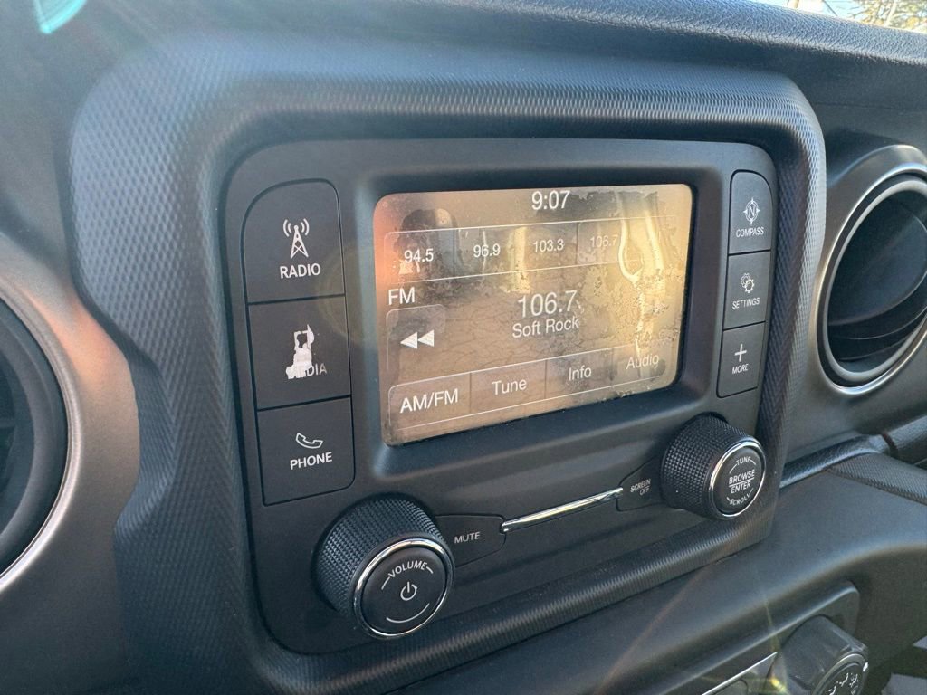 Used 2018 Jeep Wrangler Unlimited Sport image 21