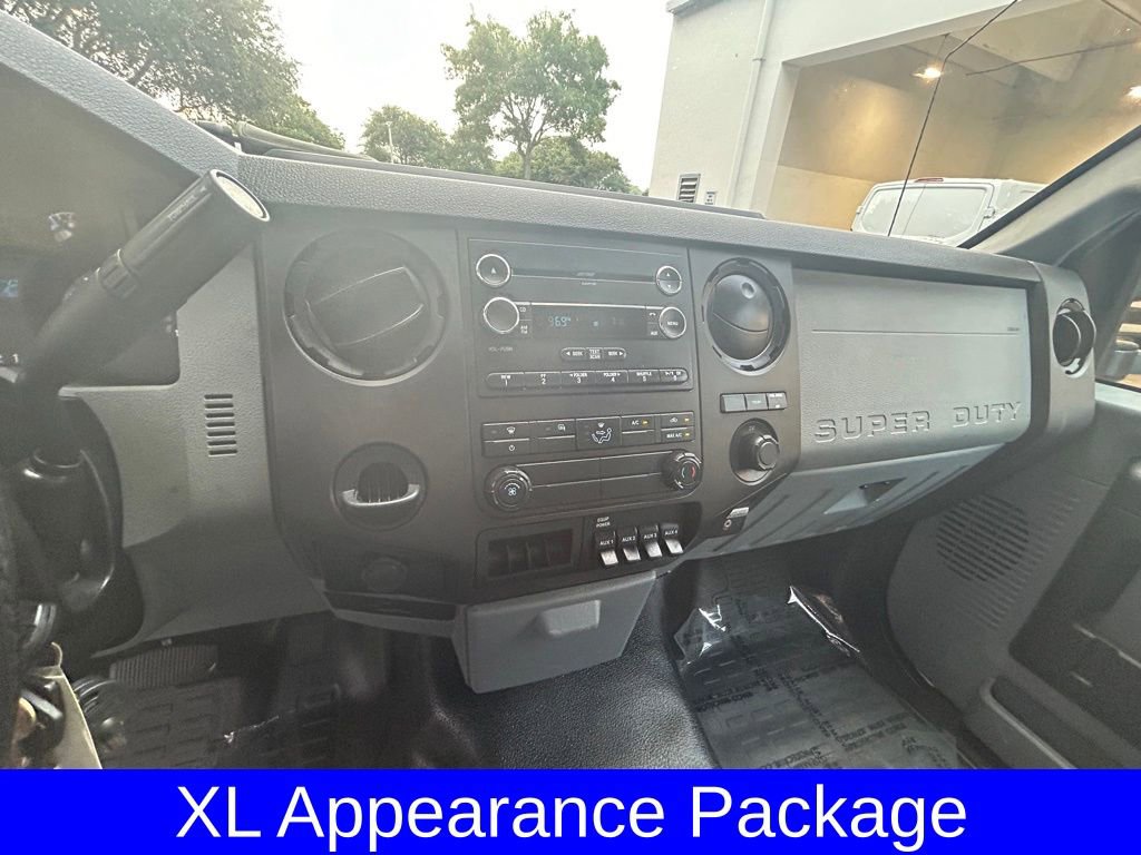 Used 2016 Ford F550 2WD Regular Cab Super Duty image 11