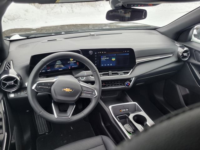 Used 2025 Chevrolet Equinox LT w/ Convenience Package II image 23