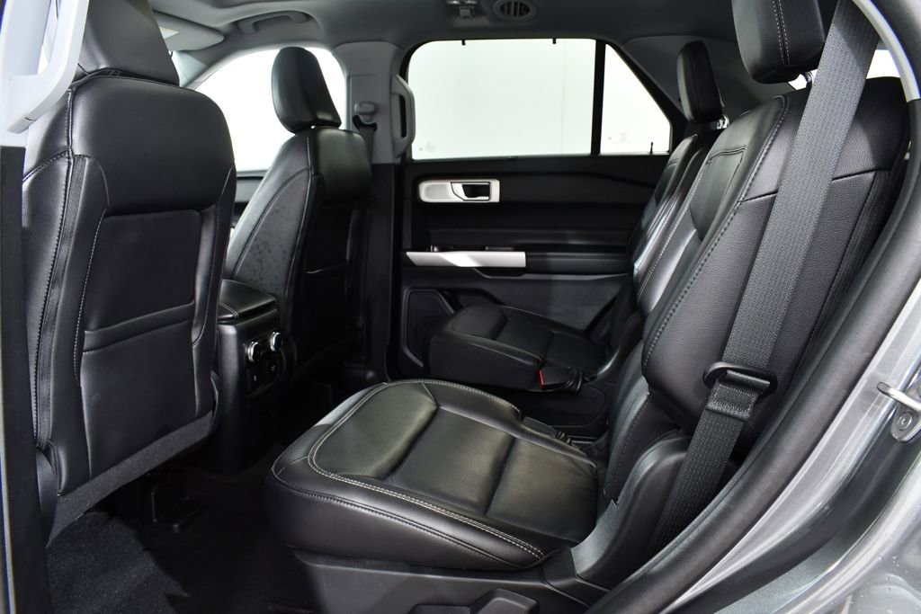 Used 2023 Ford Explorer Limited w/ Limited Technology Package image 16