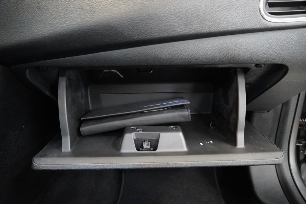 Used 2012 Chrysler 200 Limited FWD image 37