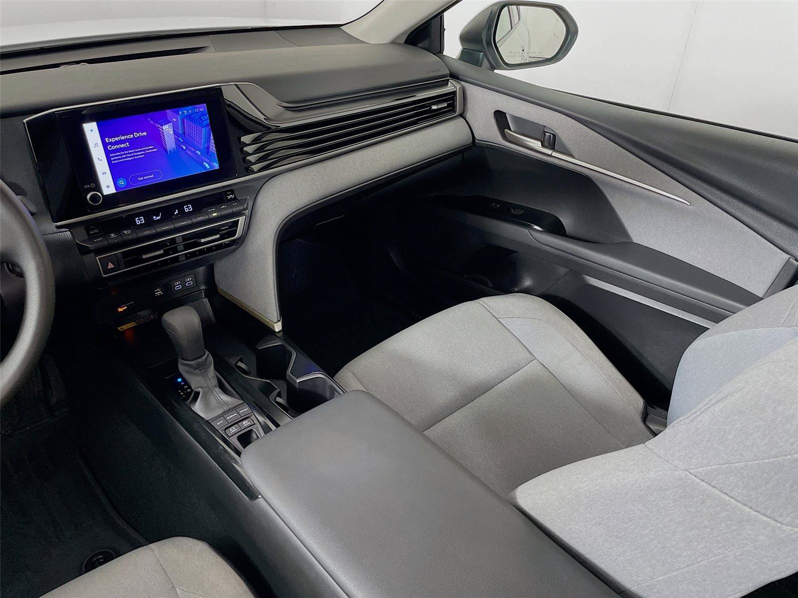 Used 2025 Toyota Camry LE w/ Convenience Package FWD image 25