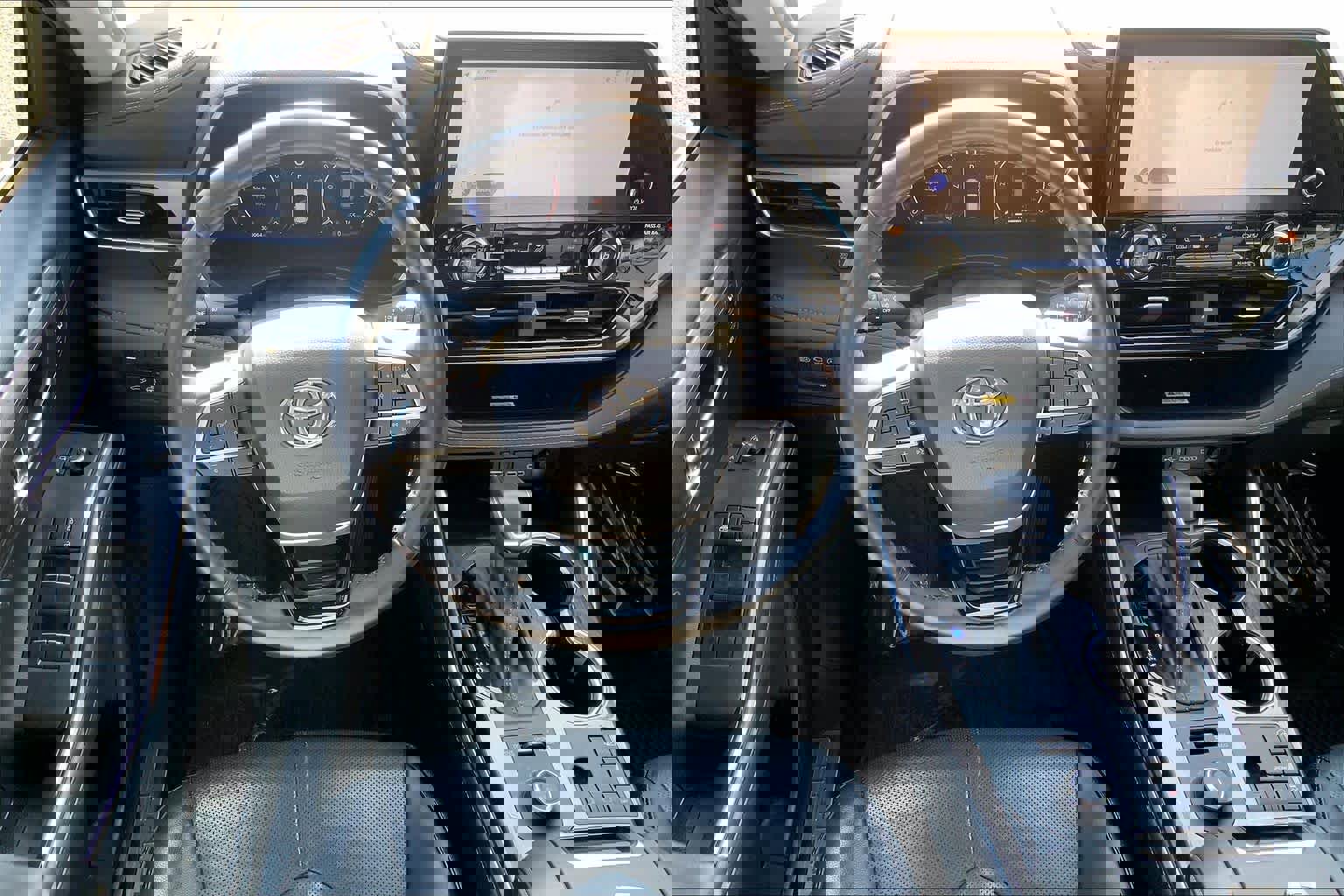 Used 2023 Toyota Highlander Limited image 6