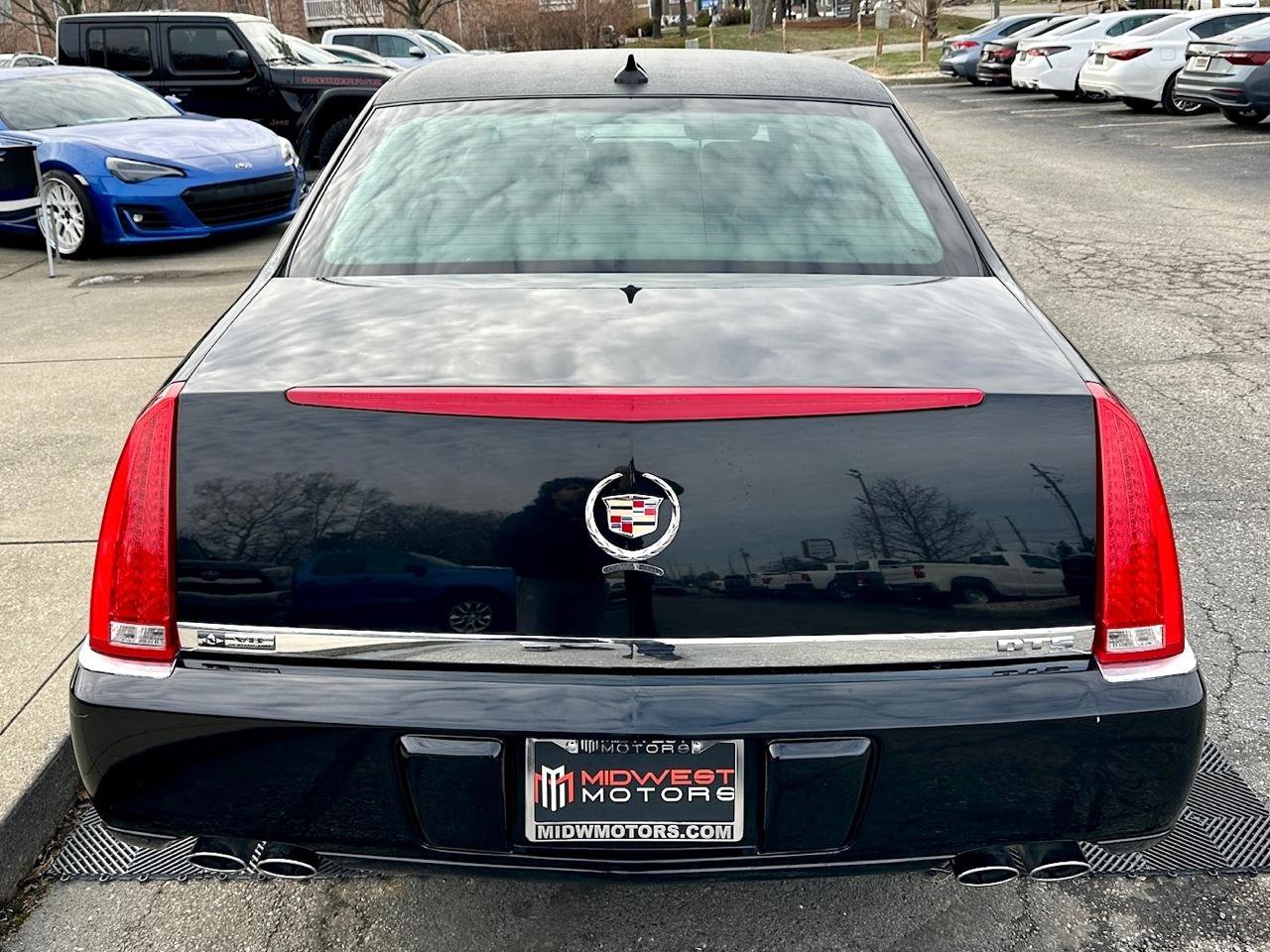 Used 2011 Cadillac DTS Limousine image 10