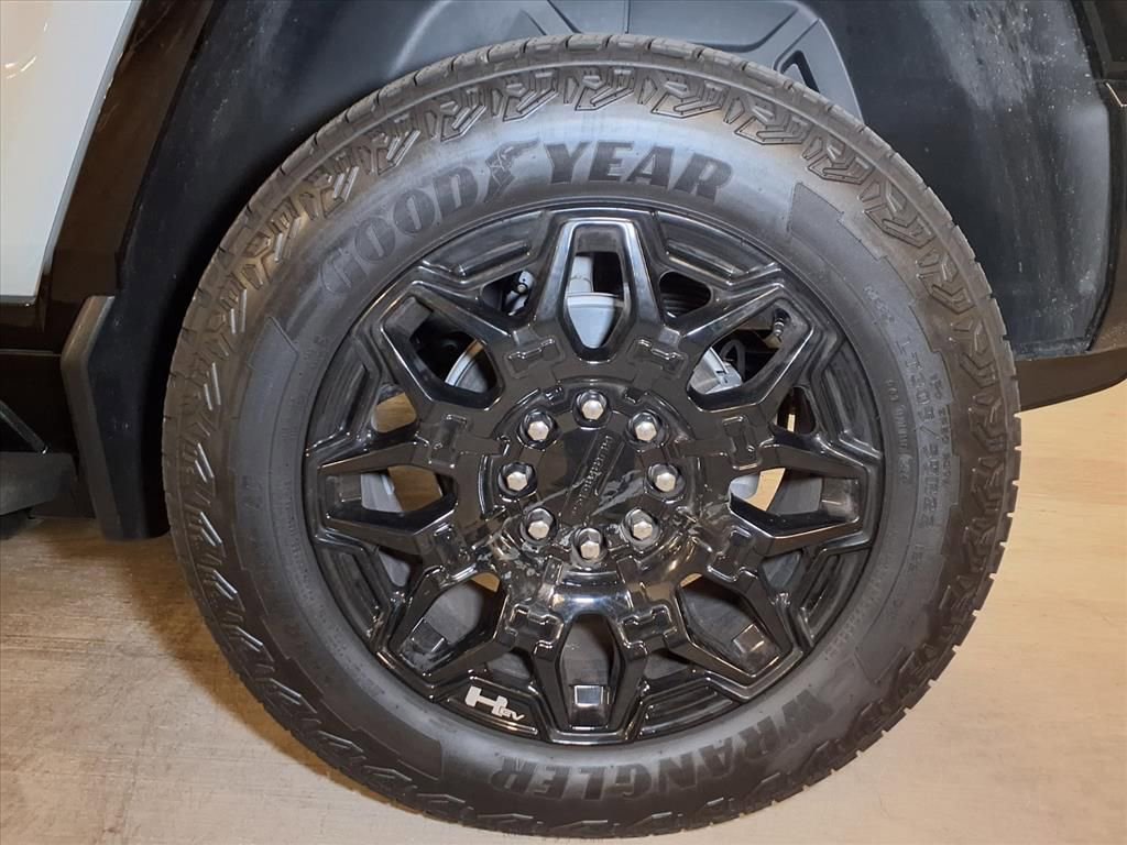 Used 2025 GMC Hummer EV 2X image 21