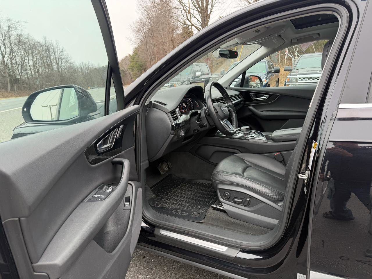 Used 2017 Audi Q7 3.0T Premium Plus image 10