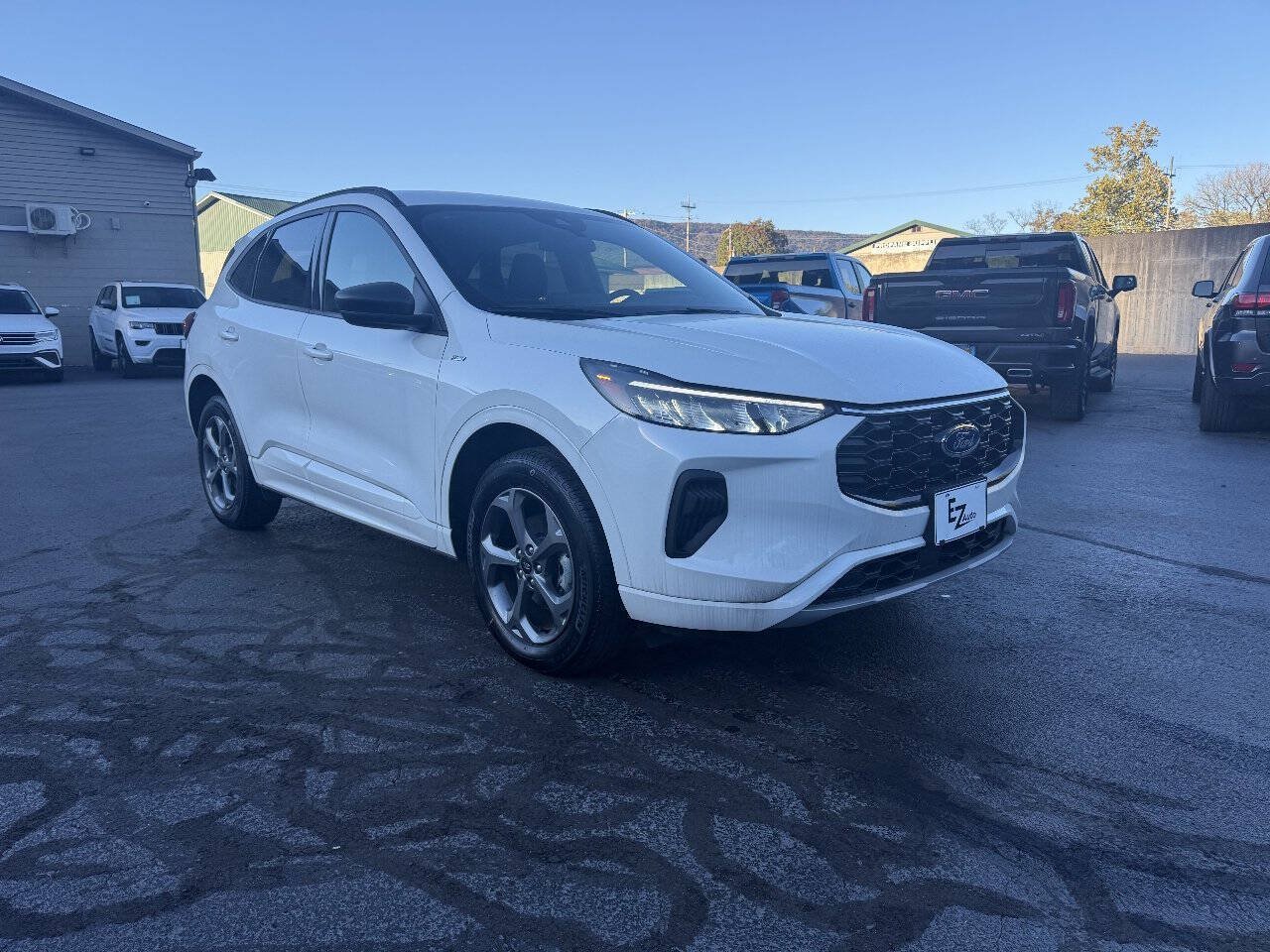Used 2024 Ford Escape ST-Line w/ Tech Pack #1 AWD/4WD image 2