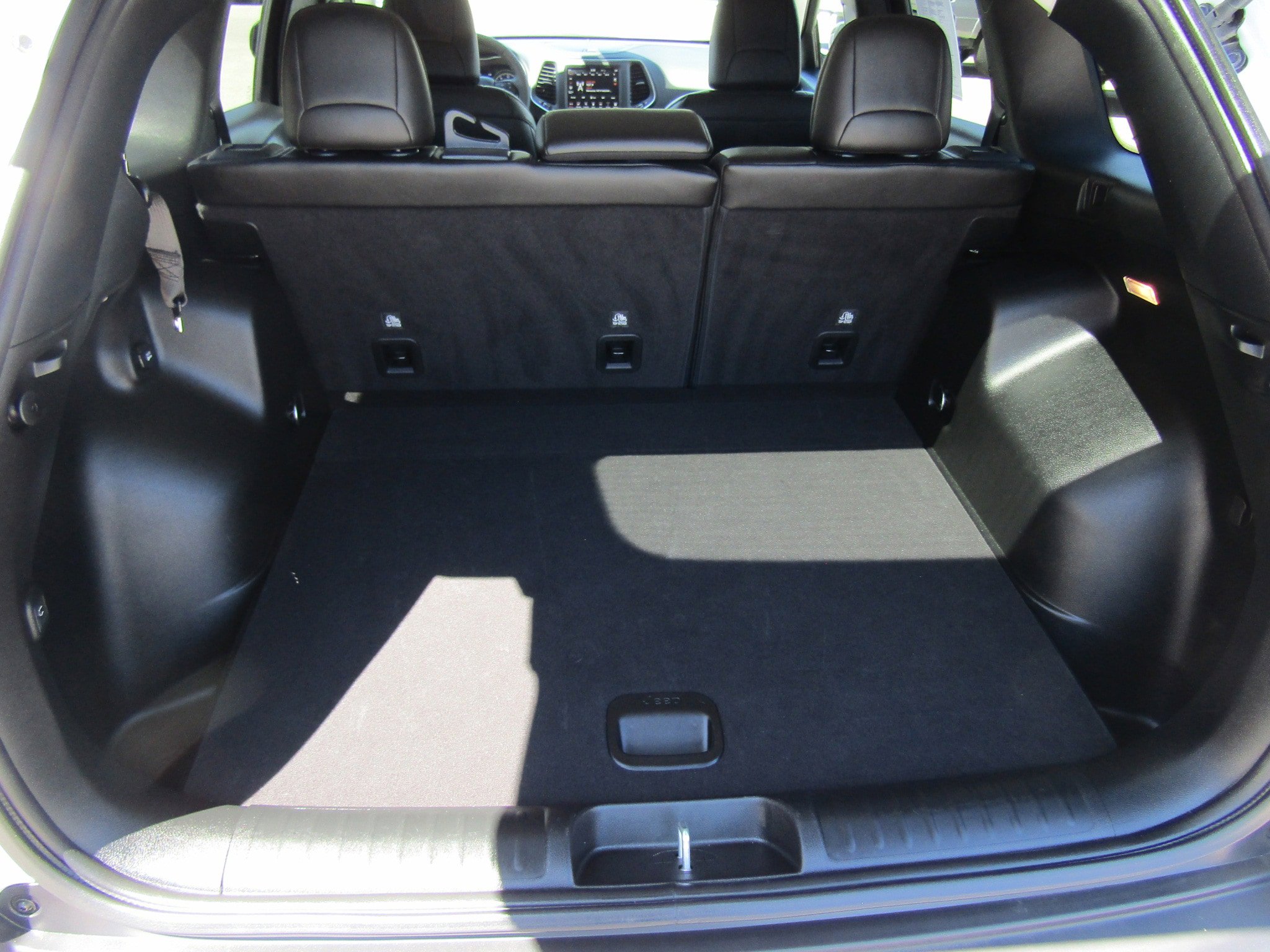 Used 2023 Jeep Cherokee Altitude Lux AWD/4WD image 15