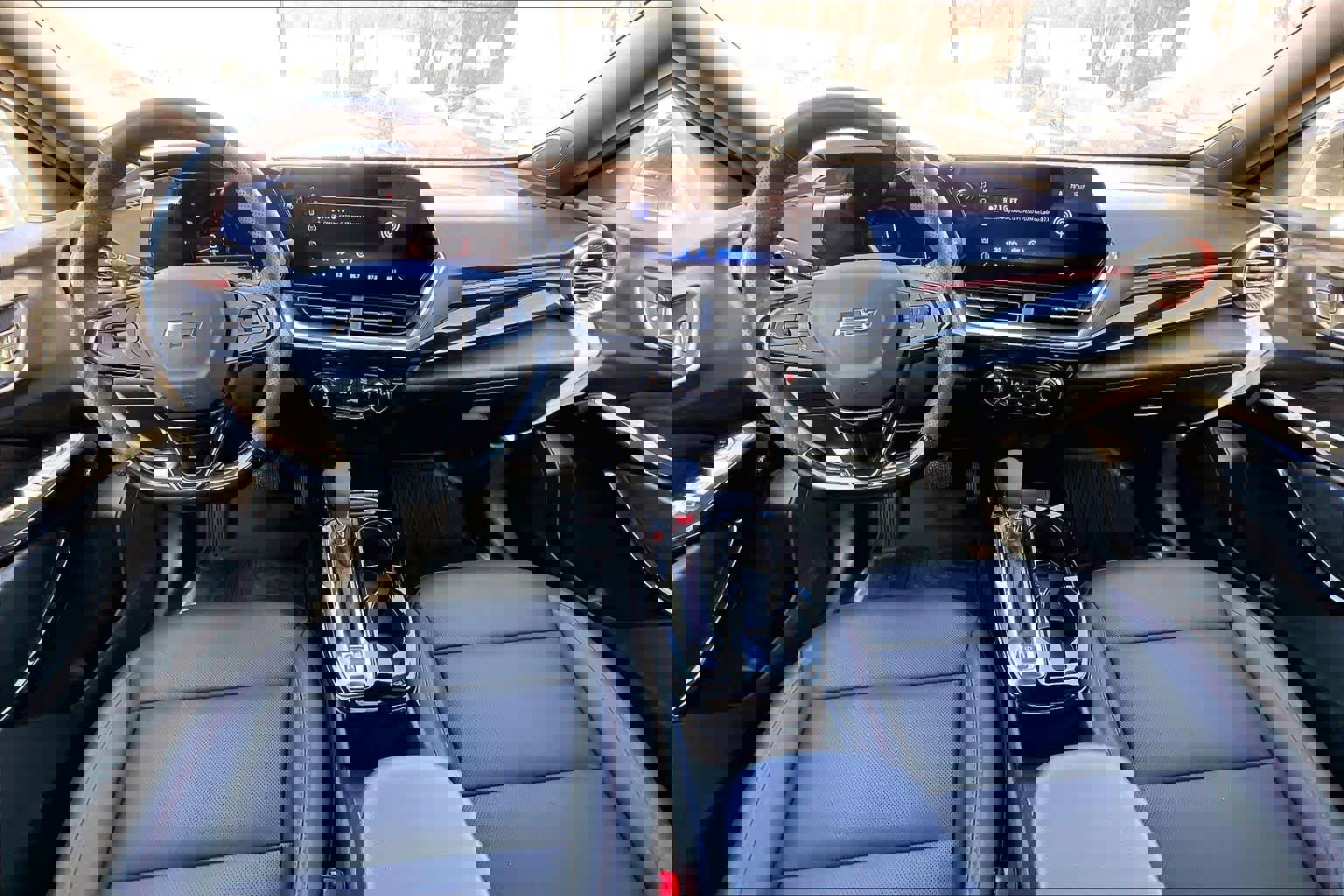 Used 2025 Chevrolet Trax RS w/ Driver Confidence Package image 15