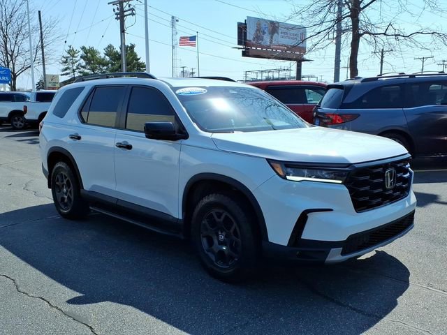 Certified 2024 Honda Pilot TrailSport image 3