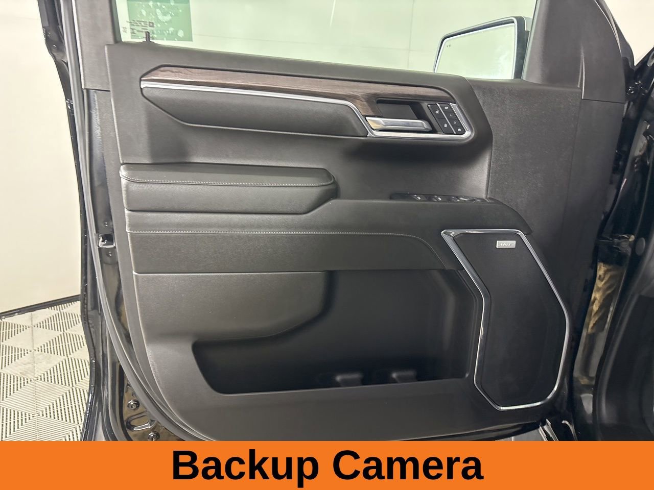 Used 2024 Chevrolet Silverado 1500 LTZ w/ Z71 Off-Road Package image 9