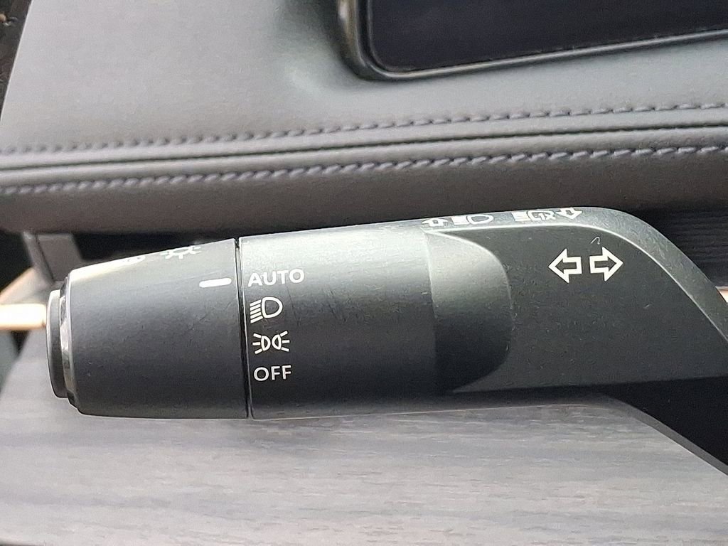 Used 2023 Nissan Ariya FWD image 26