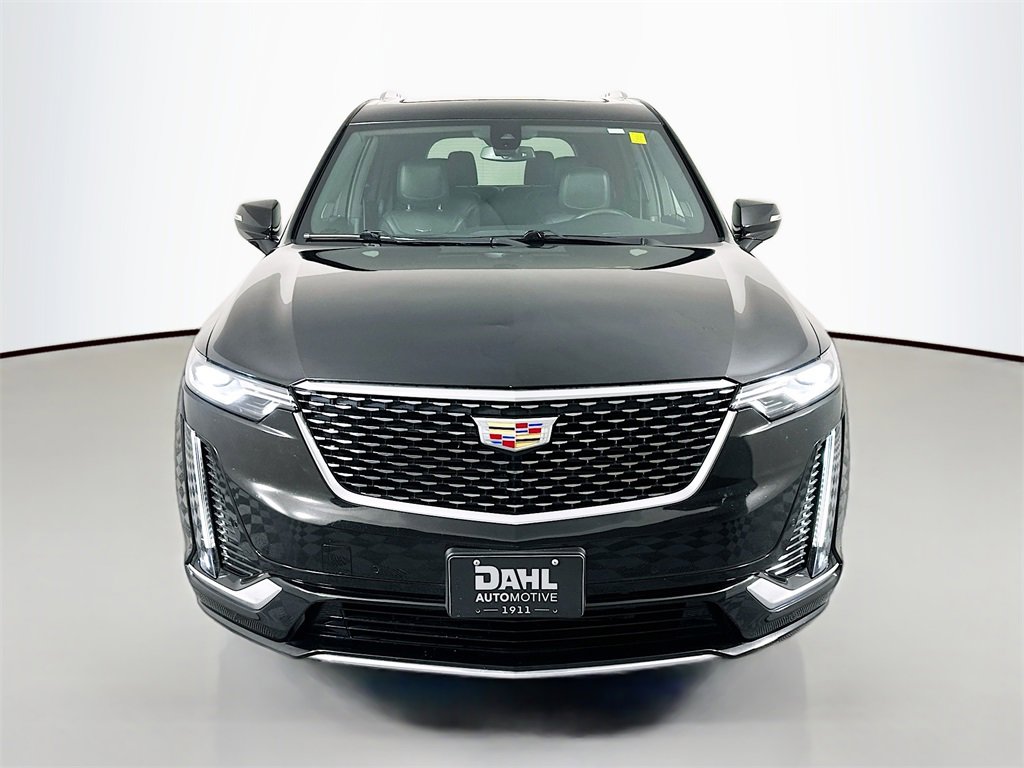 Used 2025 Cadillac XT6 Premium Luxury image 2