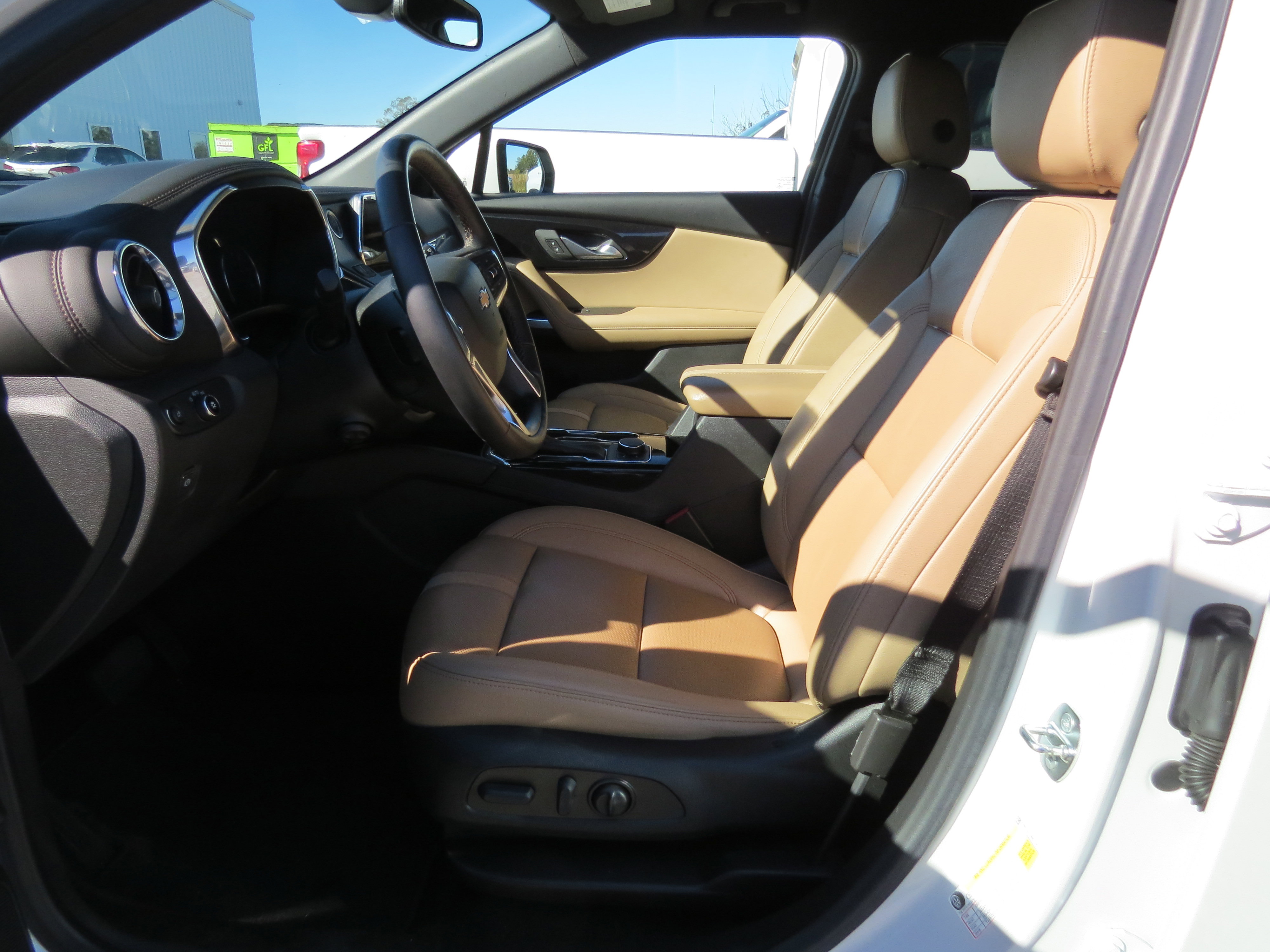 Used 2022 Chevrolet Blazer Premier w/ Enhanced Convenience Package FWD image 12