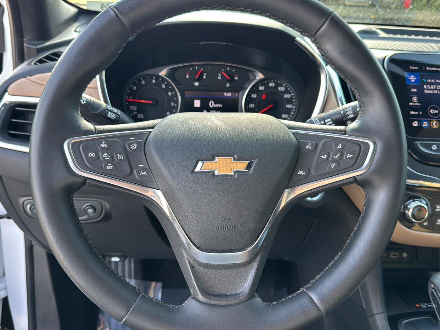 Used 2023 Chevrolet Equinox Premier image 18