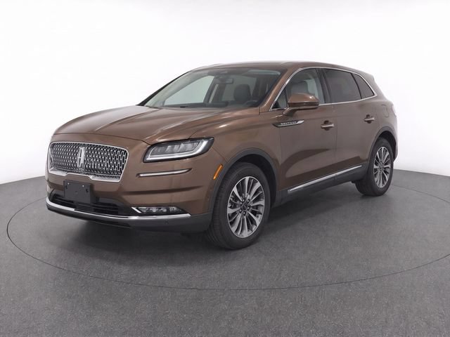 Used 2022 Lincoln Nautilus Reserve AWD/4WD image 2