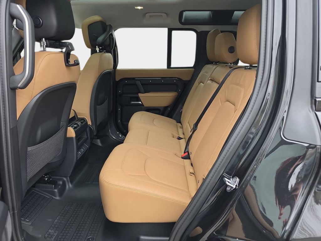 New 2026 Land Rover Defender 110 X-Dynamic SE image 13