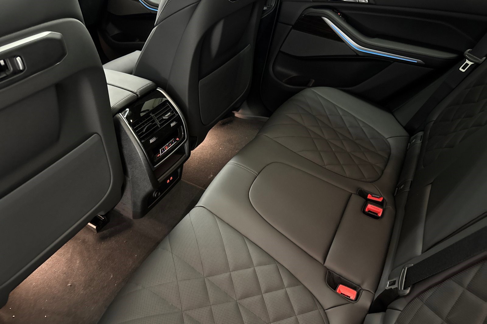 Used 2026 BMW X5 xDrive50e w/ Premium Package AWD/4WD image 21