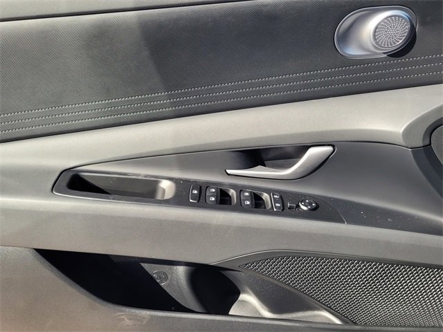 New 2026 Hyundai Elantra SE image 13