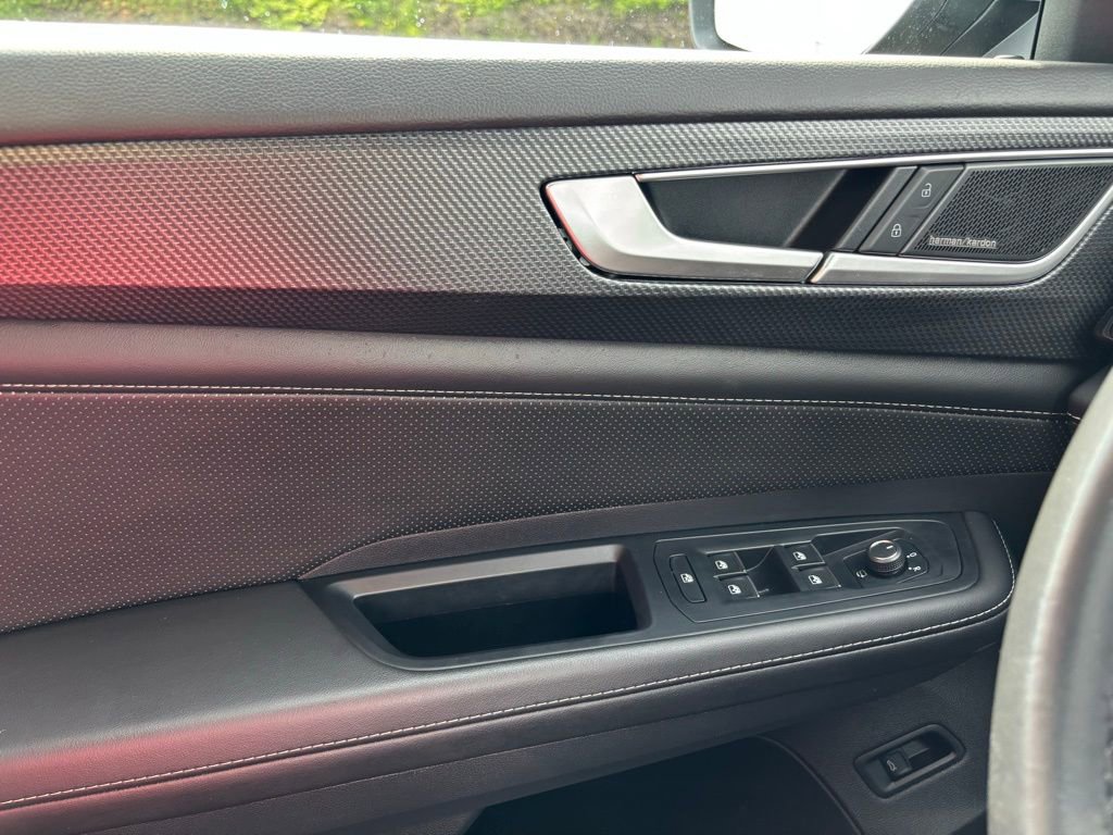 Used 2025 Volkswagen Atlas Cross Sport SEL Premium R-Line AWD/4WD image 29