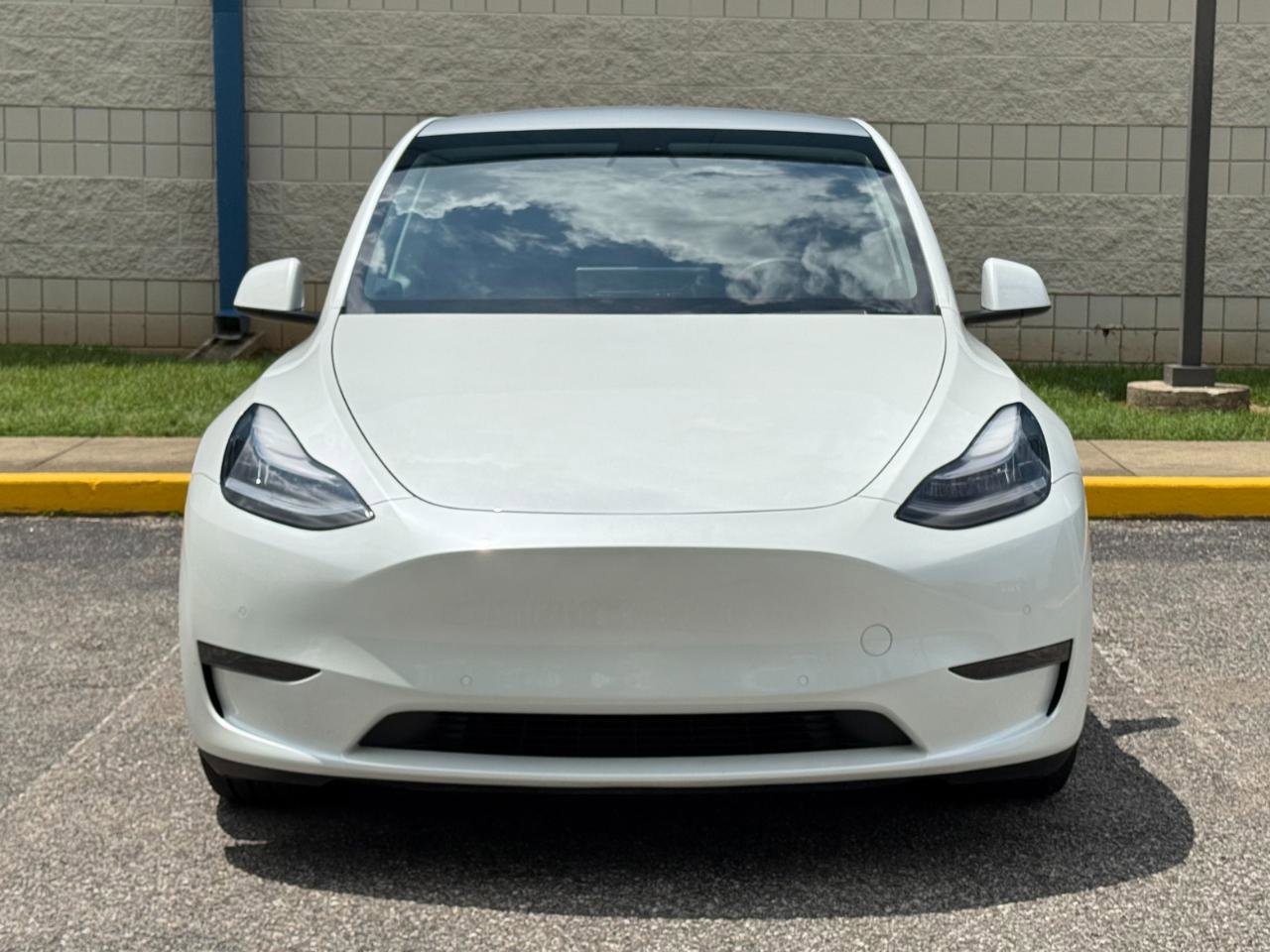 Used 2021 Tesla Model Y Long Range AWD/4WD image 2