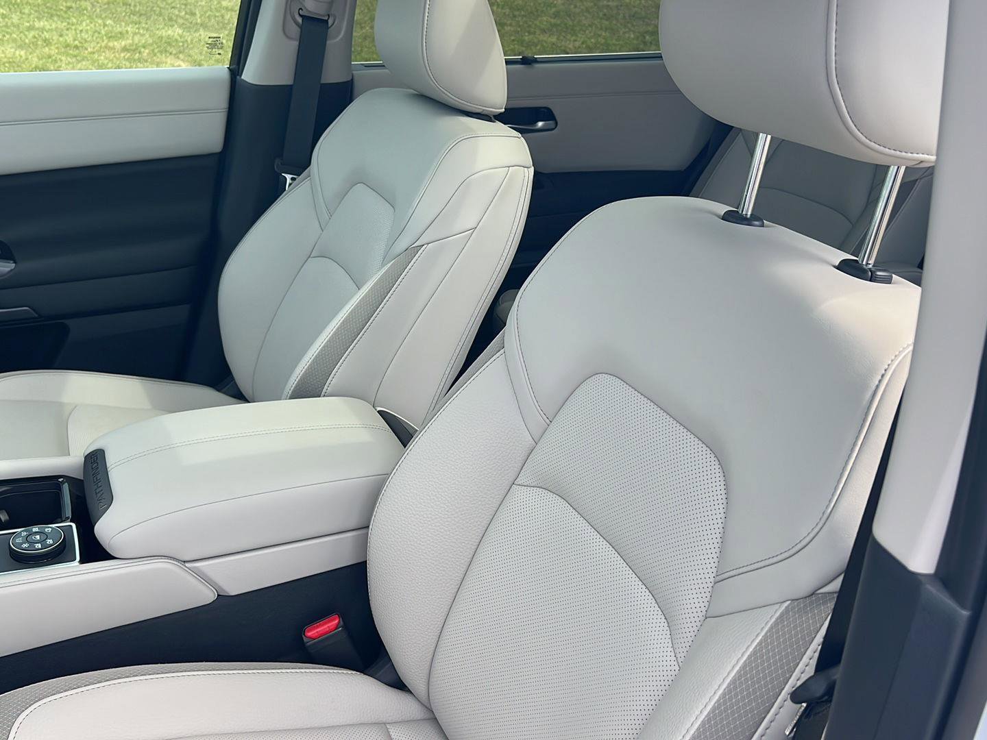 New 2026 Nissan Pathfinder SL w/ SL Premium Package image 32