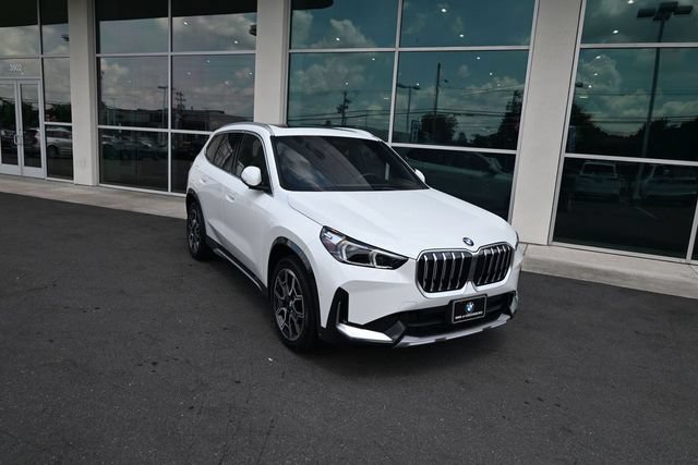 Used 2025 BMW X1 xDrive28i w/ Convenience Package AWD/4WD image 3