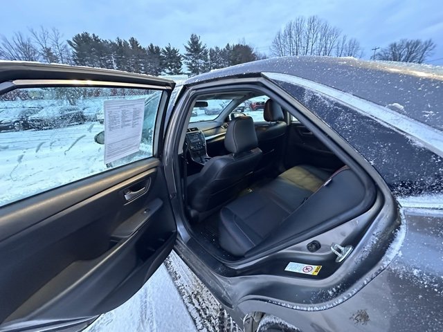 Used 2017 Toyota Camry SE image 10