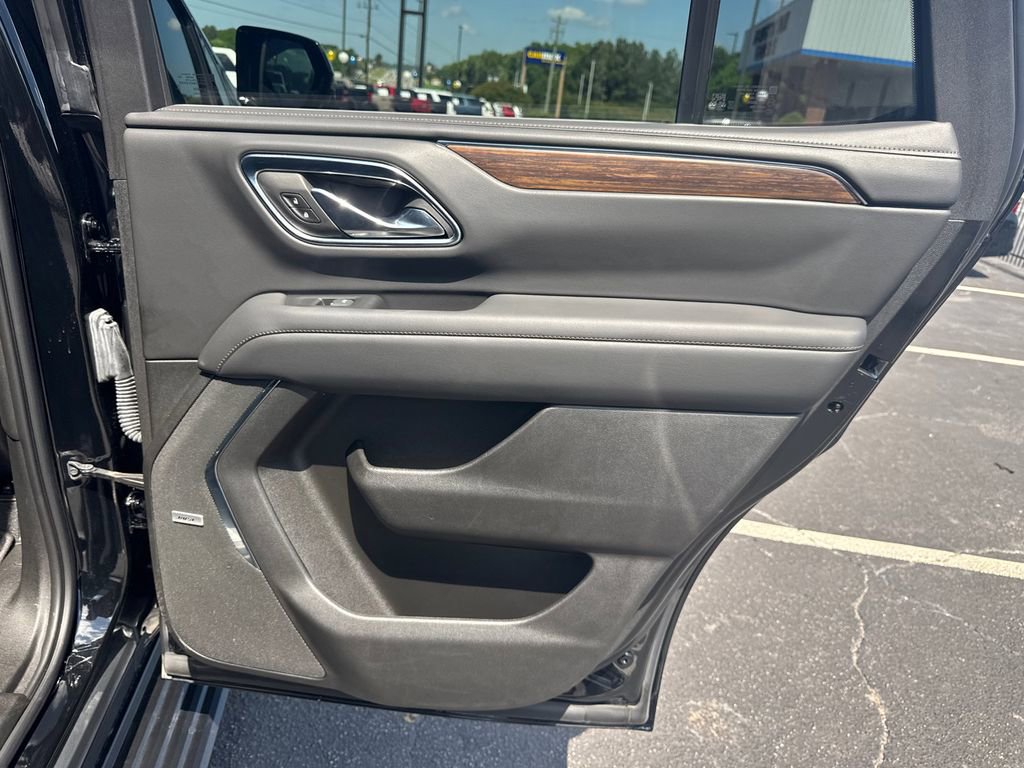 Used 2023 Chevrolet Tahoe High Country AWD/4WD image 17