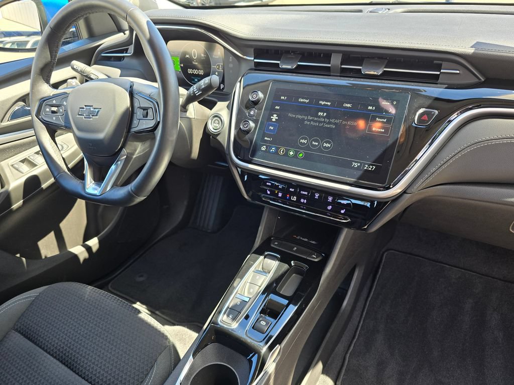 Used 2022 Chevrolet Bolt EUV LT w/ Comfort Package FWD image 10