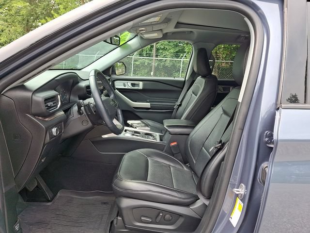Used 2021 Ford Explorer Limited w/ Equipment Group 301A AWD/4WD image 13