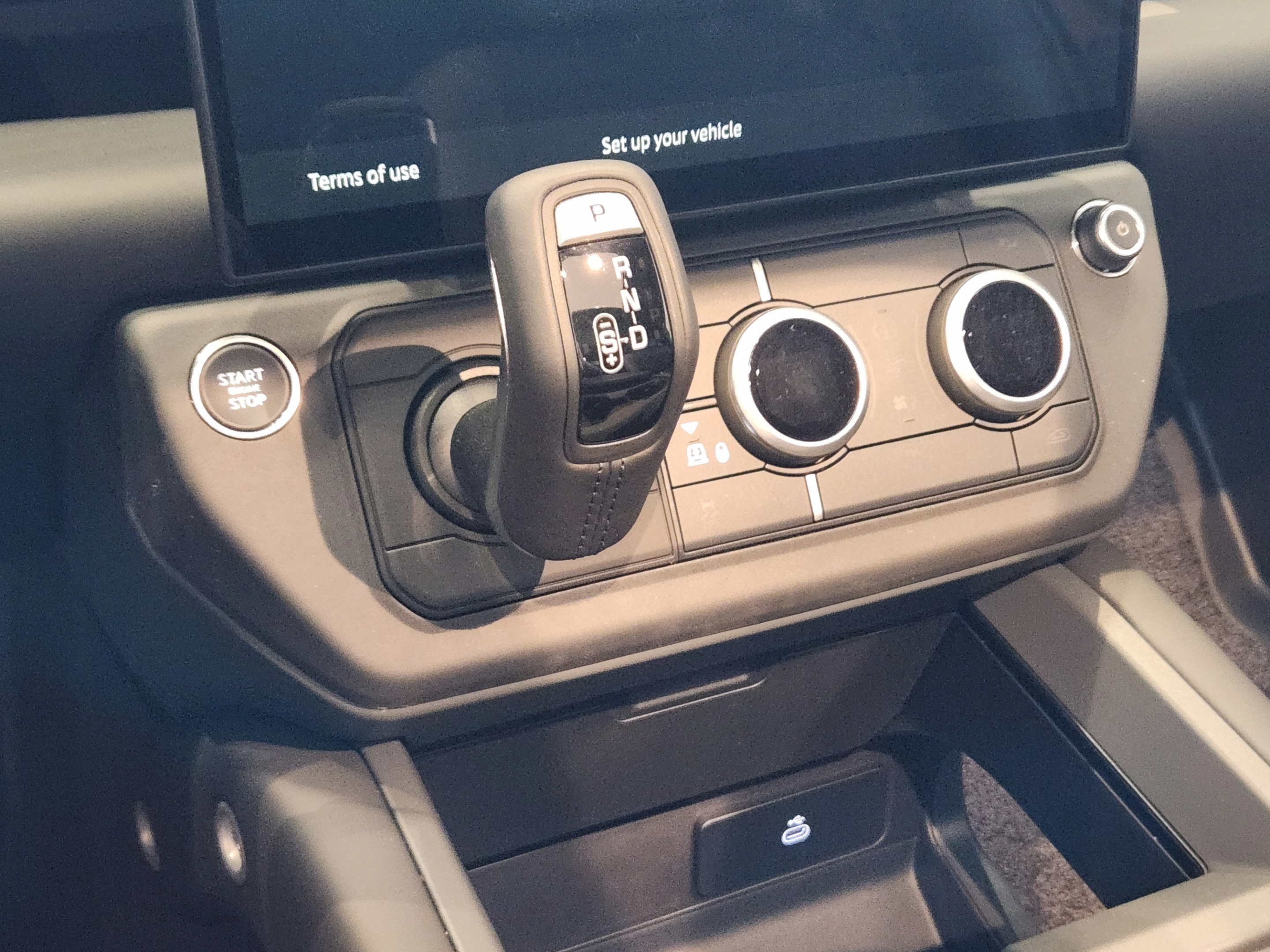 New 2026 Land Rover Defender 90 X-Dynamic SE AWD/4WD image 16