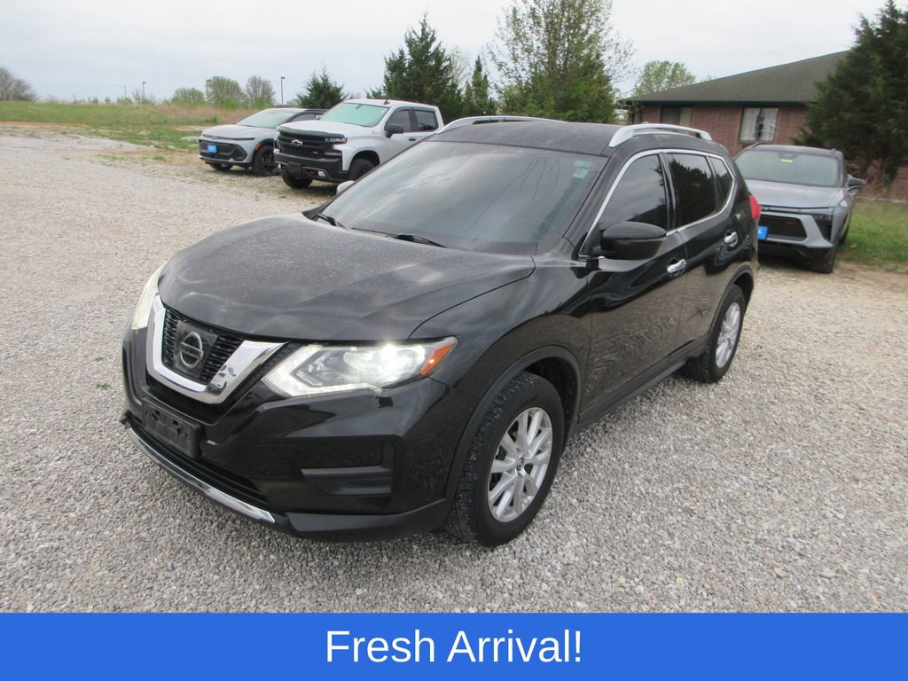 Used 2017 Nissan Rogue SV