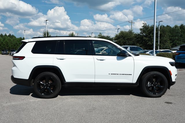 Used 2023 Jeep Grand Cherokee L Laredo AWD/4WD image 4