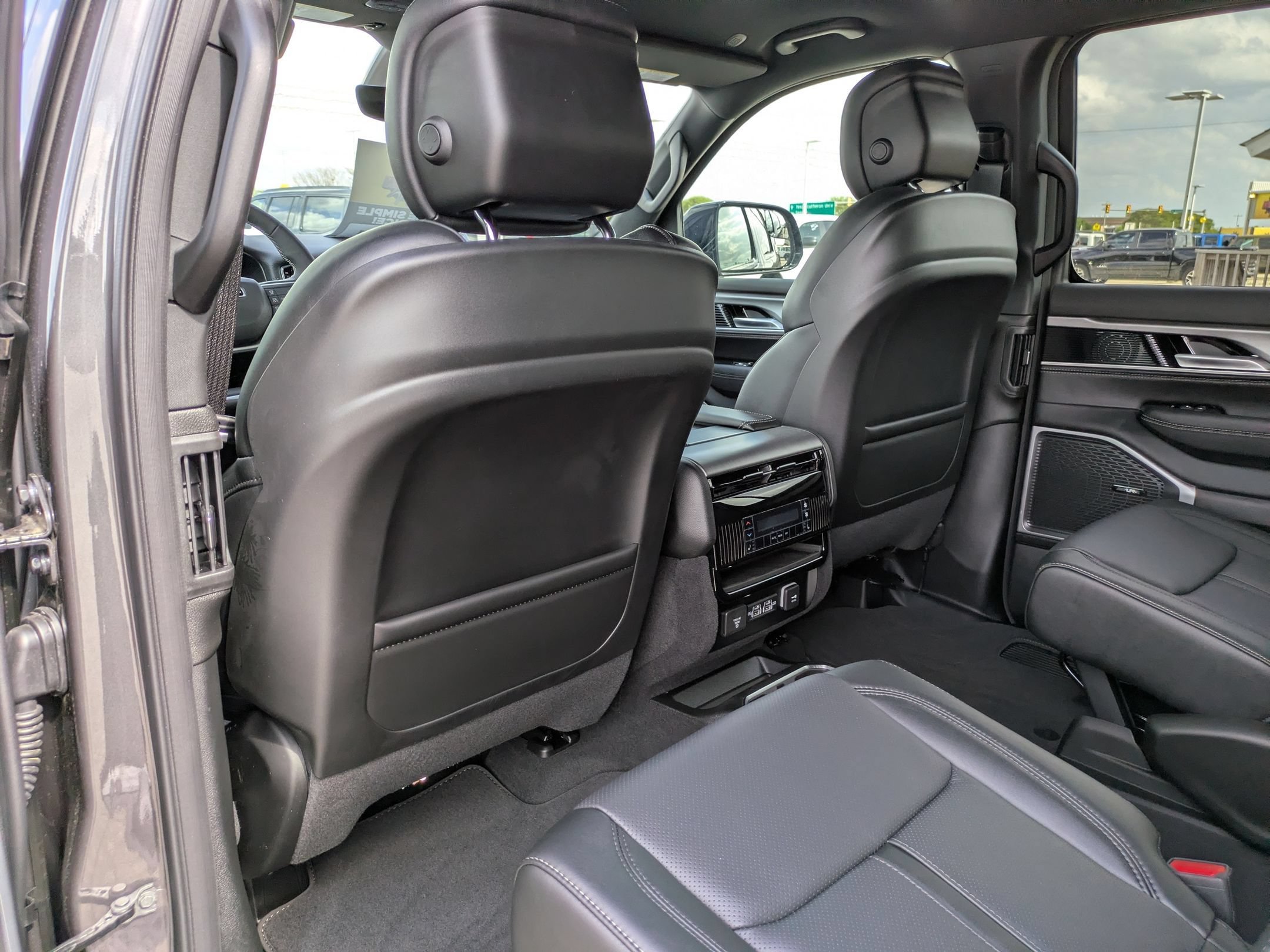New 2026 Jeep Grand Wagoneer Limited AWD/4WD image 15