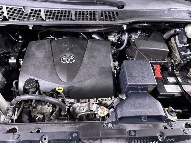 Used 2020 Toyota Sienna LE image 29