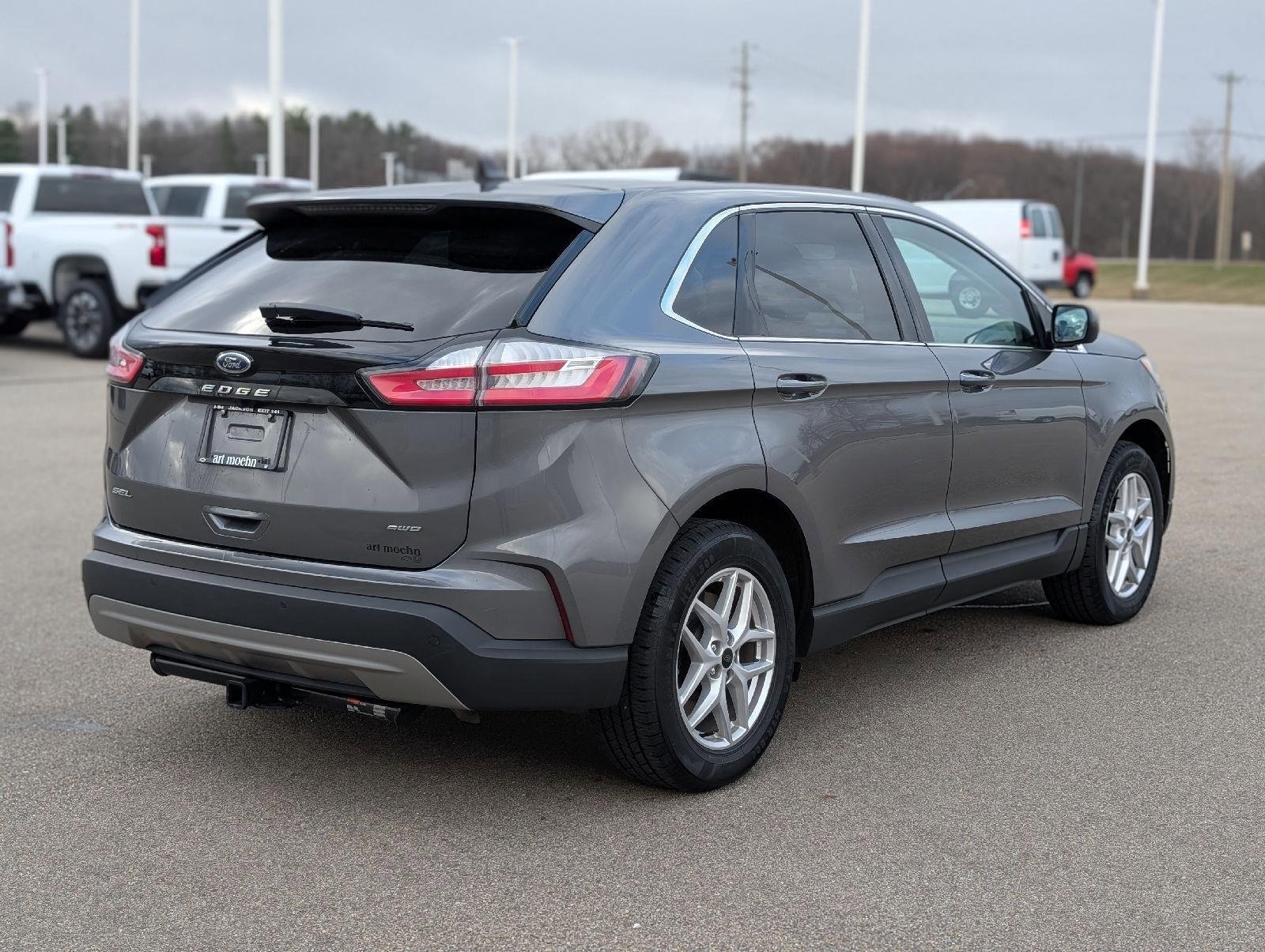 Used 2023 Ford Edge SEL image 8