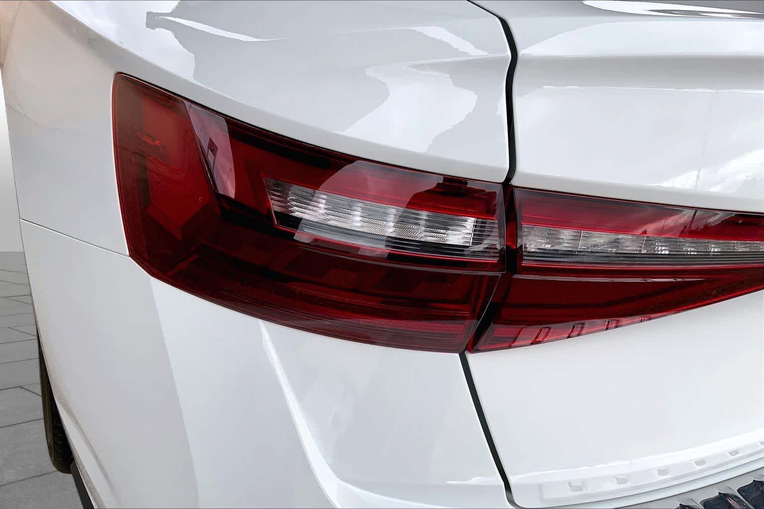Used 2025 Volkswagen Jetta GLI Autobahn FWD image 28
