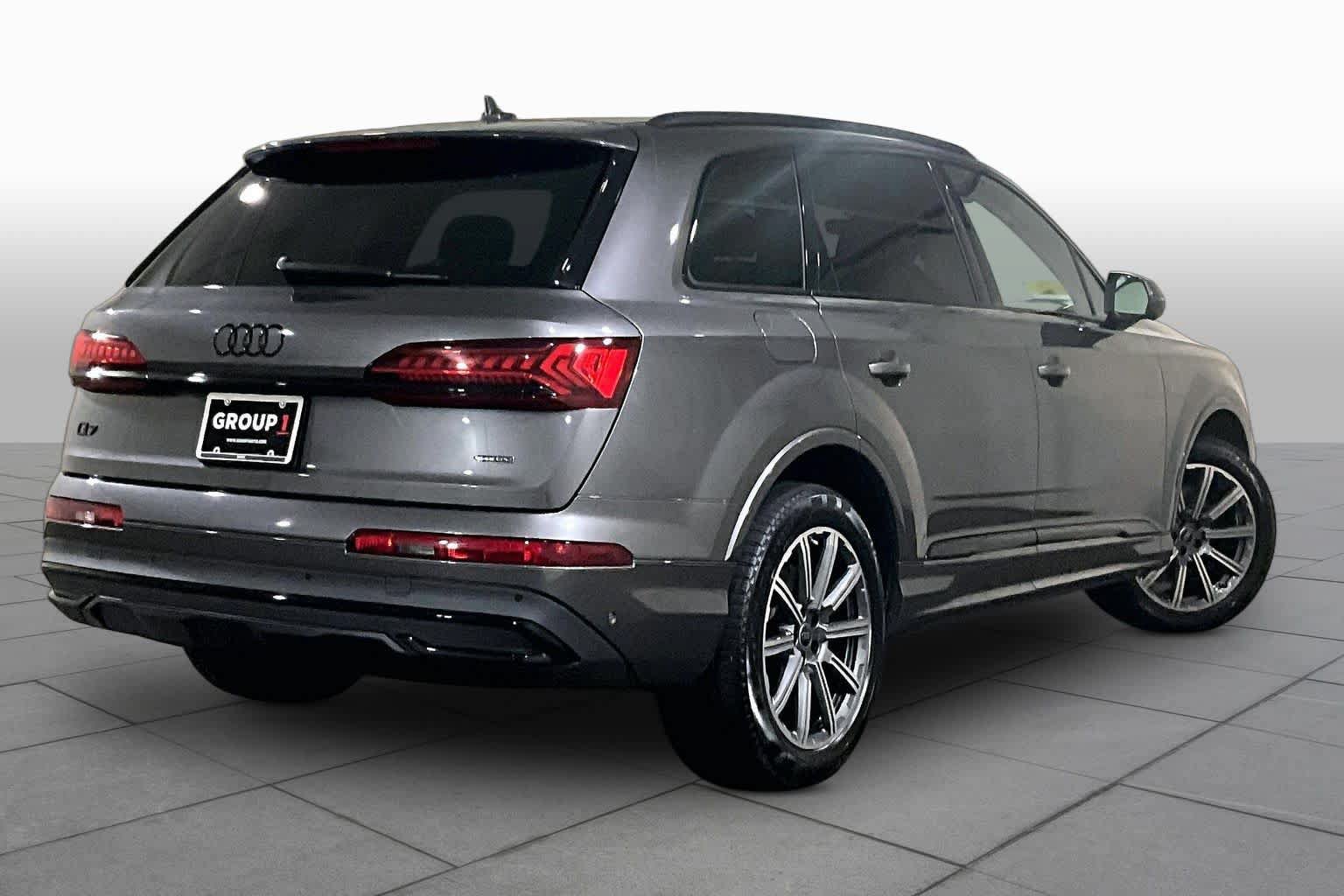 Used 2023 Audi Q7 2.0T Premium Plus w/ Premium Plus Package AWD/4WD image 12