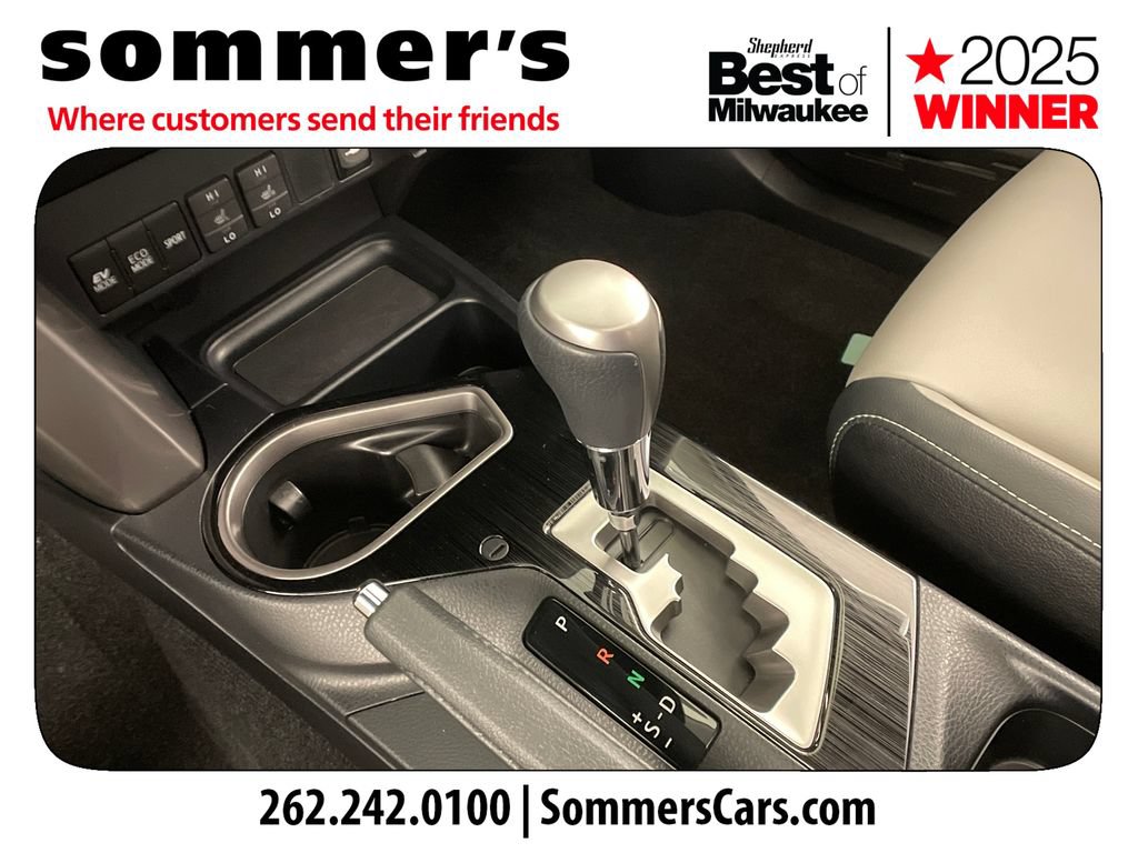 Used 2016 Toyota RAV4 Limited AWD/4WD image 21