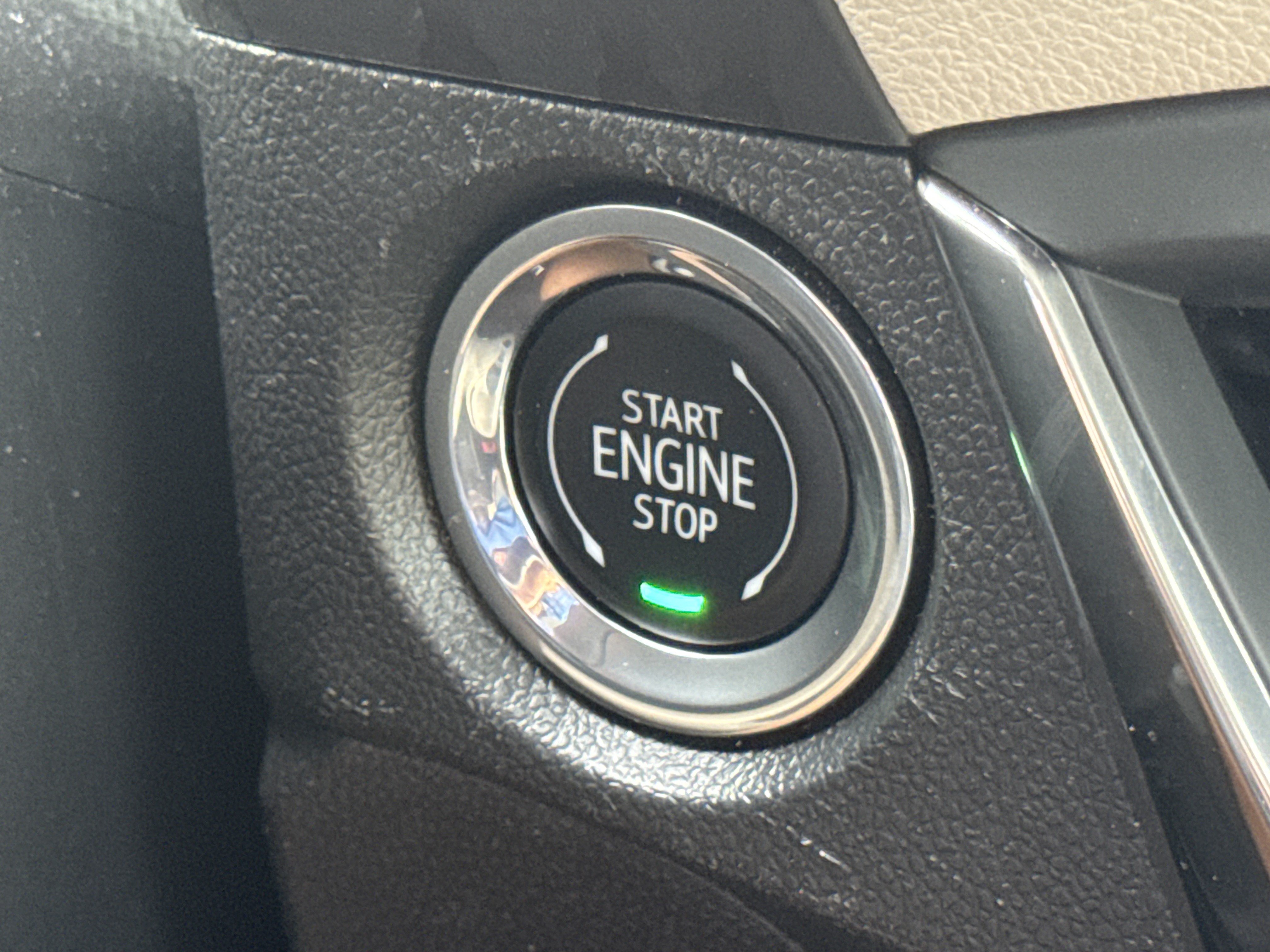Used 2025 Buick Encore GX Avenir w/ Avenir Convenience Package FWD image 18