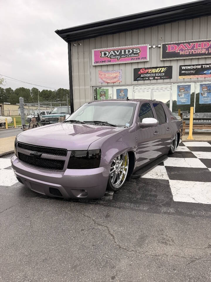 Used 2007 Chevrolet Avalanche LT AWD/4WD image 2