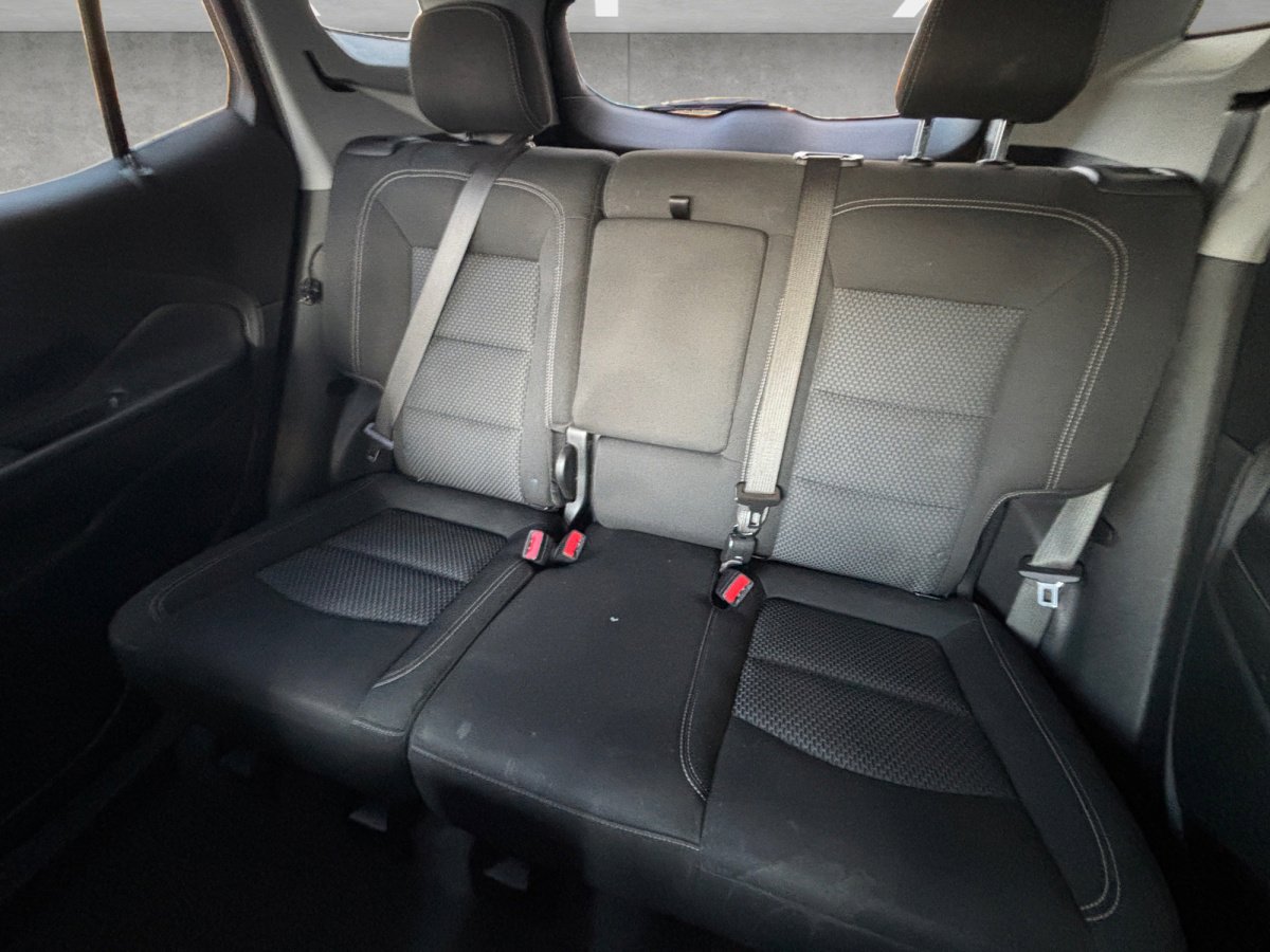 Used 2022 GMC Terrain SLE image 24