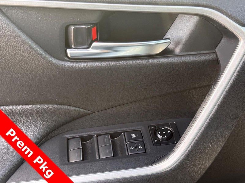 Used 2022 Toyota RAV4 XLE Premium w/ Carpet Mat Package (TMS) image 23