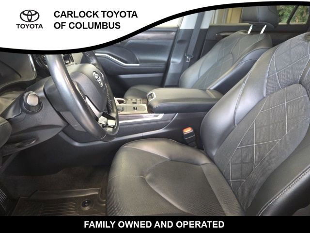 Used 2023 Toyota Highlander Platinum image 12