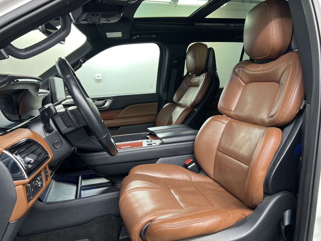 Certified 2022 Lincoln Navigator Reserve w/ Monochromatic Package image 25